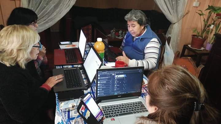 “Kintunien Ayun” realiza talleres de alfabetización digital para ollas comunes y jefas de hogar en Pudahuel