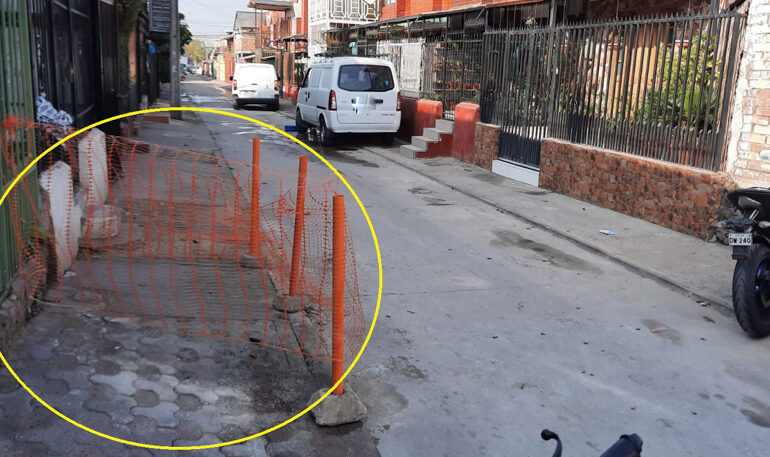 Vecinas responsabilizan a empresa de recolección de basura de romper cañerías de agua potable en Pudahuel