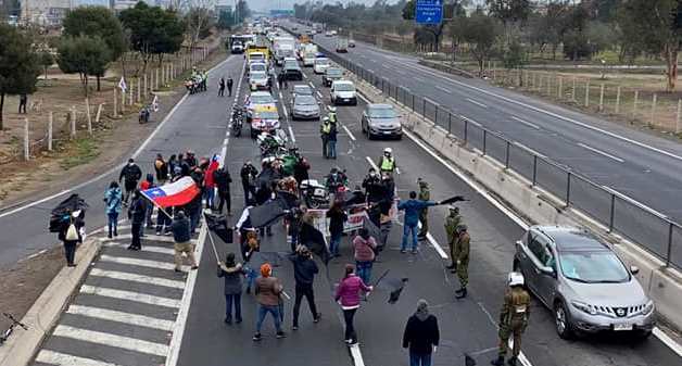 Vocero NO + TAG: “Ya nos cansamos de que un pórtico valga más que un kilo de pan”