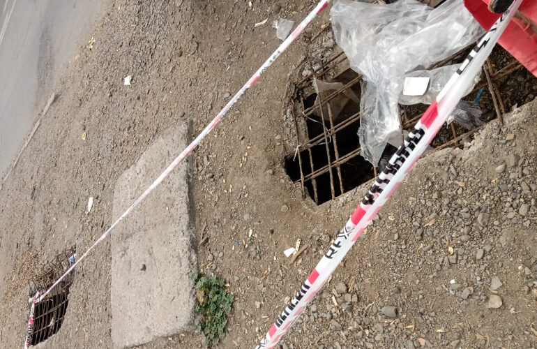 Peligroso: Cubierta de acequia está siendo destruida en Pudahuel
