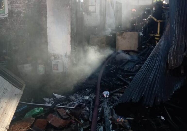 Incendio destruye vivienda en Pudahuel