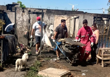 Casa resulta con pérdida total por incendio y deja cinco damnificados en Pudahuel