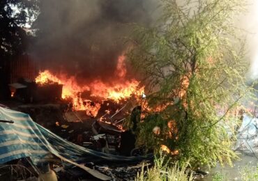 Incendio de pertenecías de persona en situación de calle conmociona a vecinos en Pudahuel sur