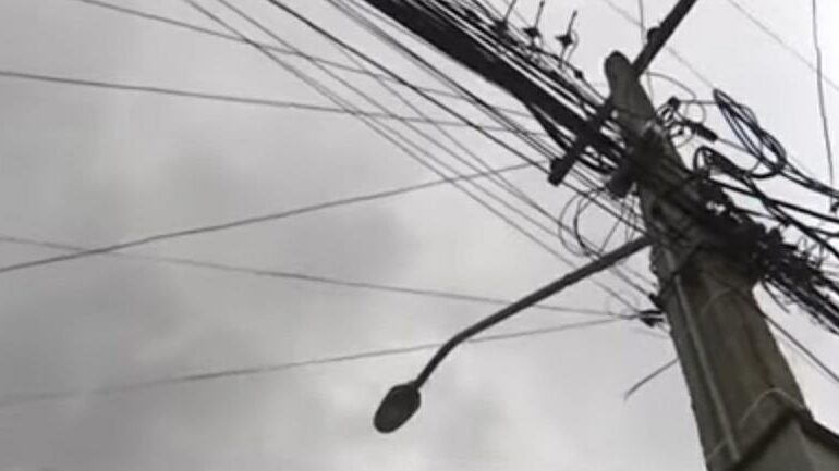Pudahuelinos denuncian alza de voltaje que afecta sus electrodomésticos: Se estudia que sea razón de incendio