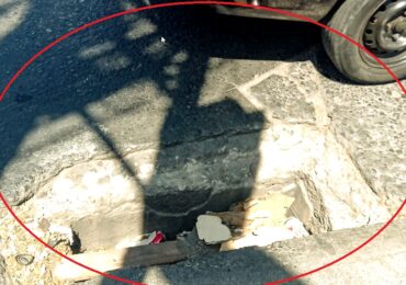 Robo de reja metálica de agua lluvia es un peligro para transeúntes y vehículos en Pudahuel