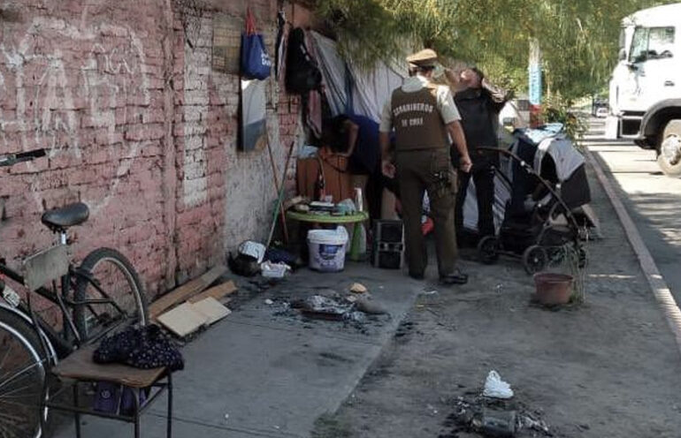 Municipio de Cerro Navia con apoyo policial inicia despeje de rucos de espacios públicos