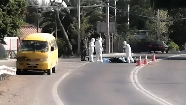 Motociclista muere en accidente con furgón escolar en Pudahuel