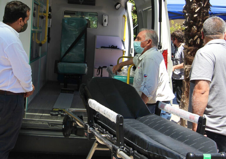Municipalidad de Pudahuel recibe moderna ambulancia donada por empresa privada