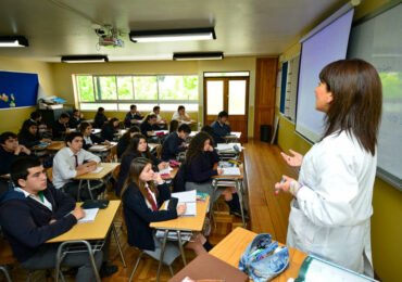 Por cuestionada sobredotación: Más de 80 profesores despedidos entre comunas de Pudahuel, Cerro Navia y Lo Prado