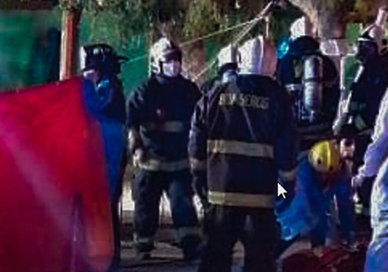 Dos hombres quedan con riesgo de muerte al recibir descarga eléctrica por intentar robar cables en Cerro Navia