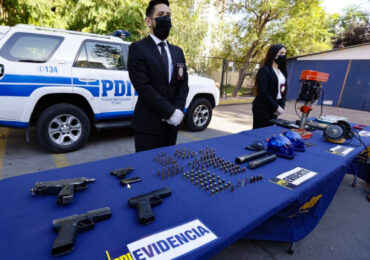 En prisión preventiva queda sujeto que modifica armas a fogueo para usarla con munición real en Pudahuel