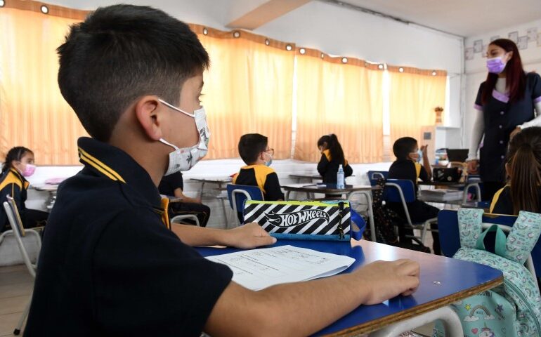 Mañana inicia el año escolar: Protocolo del Mineduc indica que no habrá aforos y es criticado por el Colegio de Profesores
