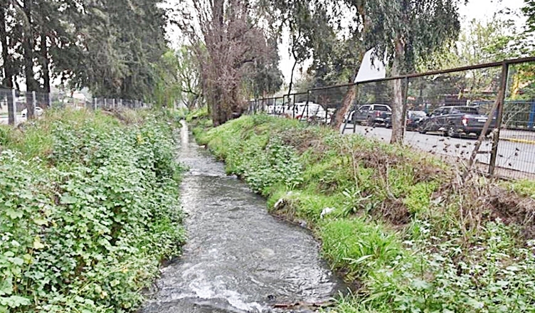 Negligencia política y promesas incumplidas: Sigue la lucha de vecinos y vecinas para entubamiento de canal Ortuzano