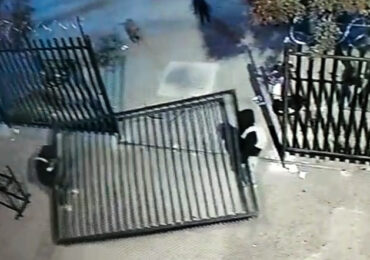 Intentan quemar cuartel y roban portón perimetral a la sexta compañía Bomba Pudahuel