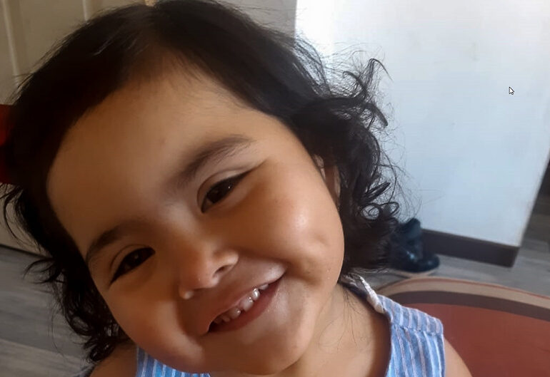 Aliviemos el dolor de articulaciones inflamadas de la pequeña Emily en Pudahuel