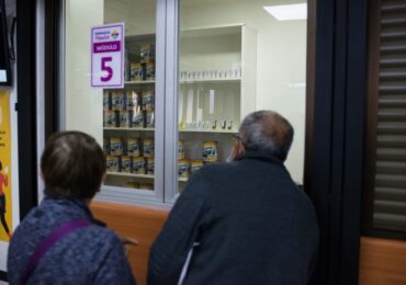 Medicamentos a precio costo: Vecinos y vecinas de Pudahuel Sur cuentan con Farmacia Popular