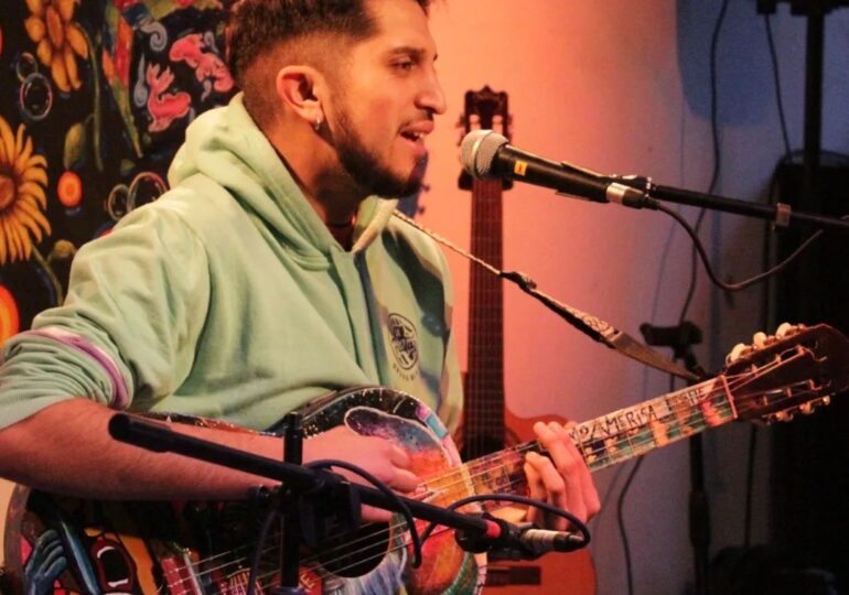 Entre música romántica y cumbia: Conoce a Kirke, cantante que participará de las audiciones para el Festival de Artistas Emergentes de Pudahuel