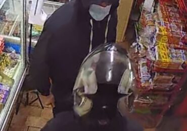 Delincuente asalta almacén de barrio y quitan pertenecías a cliente y trabajadores en Cerro Navia