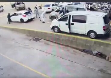 Cerca de 30 delincuentes roban tienda de aparatos electrónicos en Pudahuel