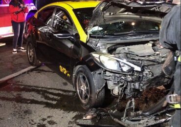 Conductores y pasajeros lesionados por choque de dos taxis en  Pudahuel