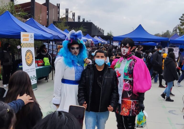 Cientos de personas disfrutaron de la "Feria Fans Pudahuel"