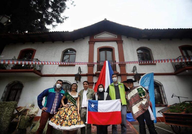 Alcaldes lanzan segunda versión de la “Mejor Empanada del Norponiente de Santiago 2022”