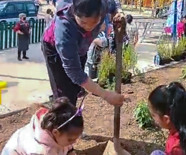 Se inaugura plaza pública que llevará nombres de dirigentes fallecidas por covid en Pudahuel