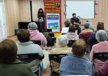 Claudio Gajardo presentó sus décimas a José Miguel Carrera en el Centro Cultural Anita González de Pudahuel