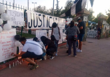 Velatón por joven asesinado por delincuente en plaza pública en Pudahuel