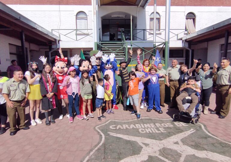 La Unidad Vecinal 32 junto a 55° Comisaría de Pudahuel Sur realizan actividad recreativa para niños y niñas del sector