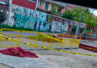Encuentran hombre muerto en la vía pública en Pudahuel