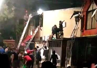 Incendio en población Parque Industrial deja tres casas con daños de consideración en Pudahuel