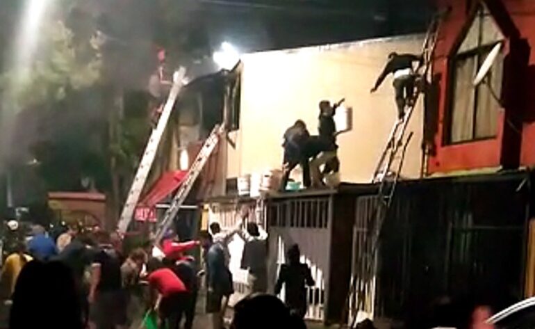 Incendio en población Parque Industrial deja tres casas con daños de consideración en Pudahuel