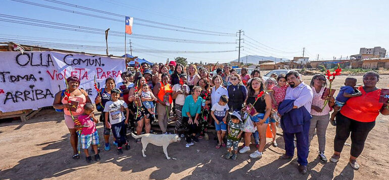 Cerro Navia conmemora día Internacional de la eliminación de la Violencia contra la mujer en el campamento Violeta Parra