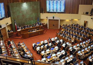 Diputados permiten que sus familiares usen tarjetas cargadas con fondos públicos