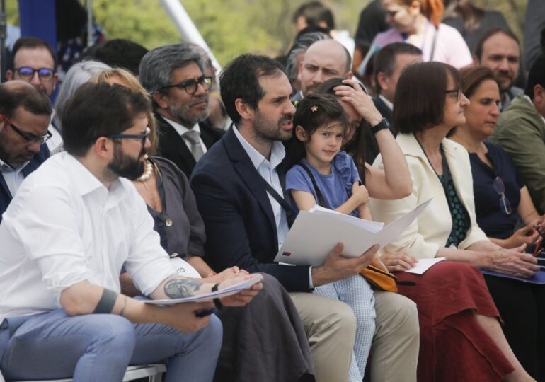 Presidente Gabriel Boric dio cierre a la Semana de la Pyme en Pudahuel firmando nuevo proyecto
