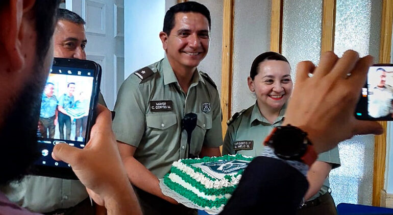 Vecinos de Pudahuel sur hacen reconocimiento a departamento de integración comunitaria de Carabineros