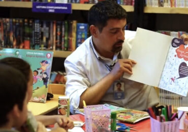 Cerro Navia regala libros a los niños durante la navidad para fomentar la lectura
