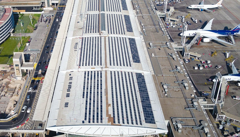 Aeropuerto de Pudahuel: Preparan plan para la temporada alta poniendo a disposición 10 nuevas puertas de embarque