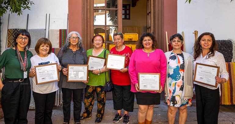 Arpilleristas de Pudahuel terminan programa de formación de Artesanías de Chile