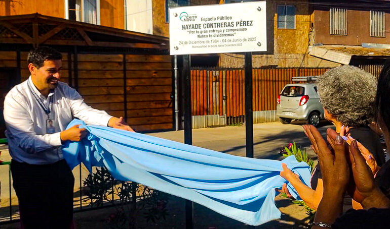 Inauguran plaza en Cerro Navia en honor a Nayade Contreras por su labor social en vida