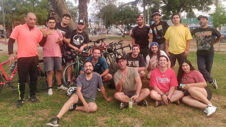 Ciclistas en Chile: Mal estado de las ciclovías, poca convivencia vial y marginalización de las autoridades