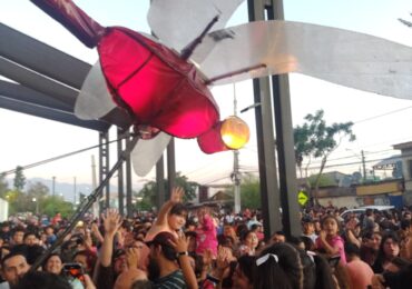 Teatro a Mil: Desfile de Insectes hace su primera parada en Pudahuel