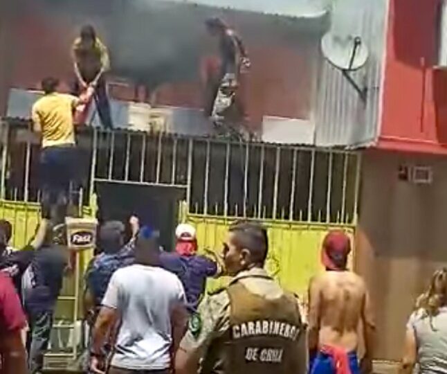 Incendio destruye vivienda de adultos mayores en Pudahuel