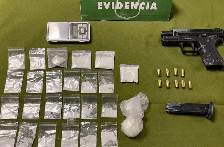 Detienen a sujeto por robo con intimidación y porte de pistola y drogas en Pudahuel