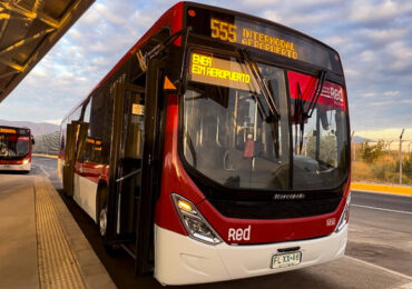 Este sábado comenzará el recorrido 555: el bus RED que llegará al Aeropuerto de Pudahuel