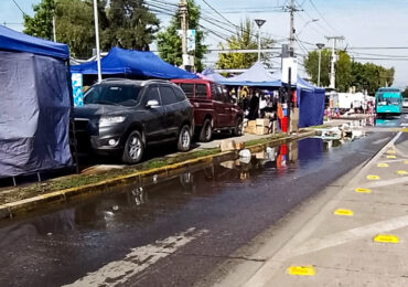 Rompen red de agua y se llevan llaves de control de paso en Pudahuel