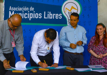 Cerro Navia inicia proceso para crear una estrategia energética local