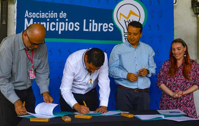 Cerro Navia inicia proceso para crear una estrategia energética local