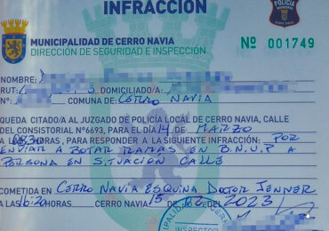 Dos personas quedan citados al Juzgado de Policía Local de Cerro Navia por botar basura en la vía publica